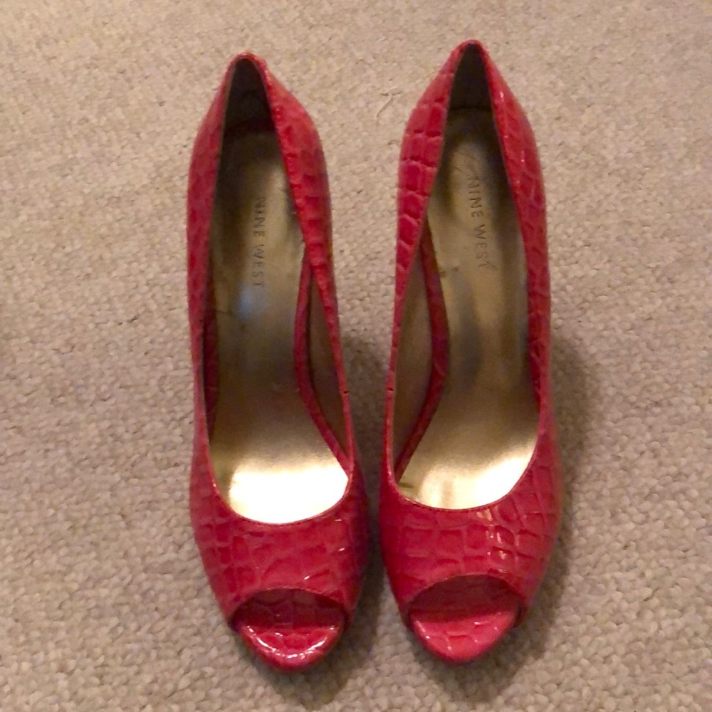 Nine West pink textured heels